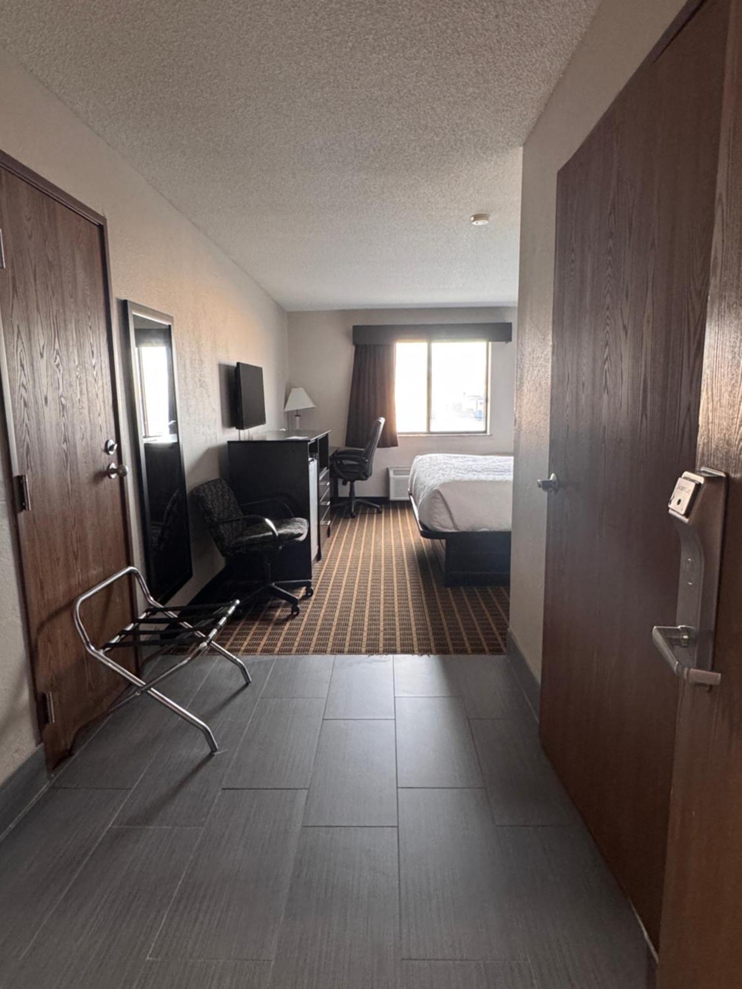 Baymont Inn & Suites Richmond Экстерьер фото